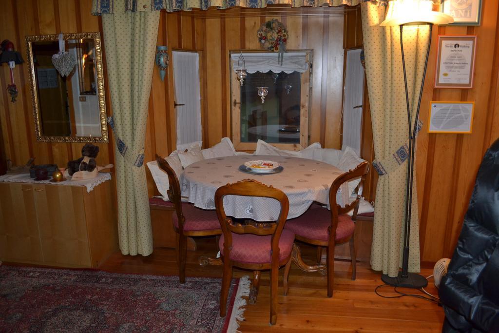 B&B La Tana Dell'Orso - Die Baerenhoehle Castello-Molina di Fiemme Luaran gambar